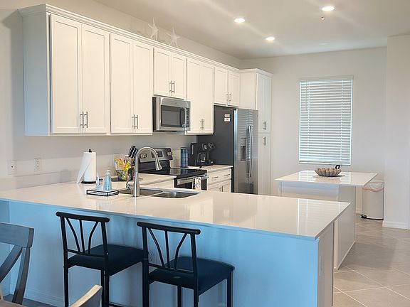 5th image of 14121 Heritage Landing Blvd #744