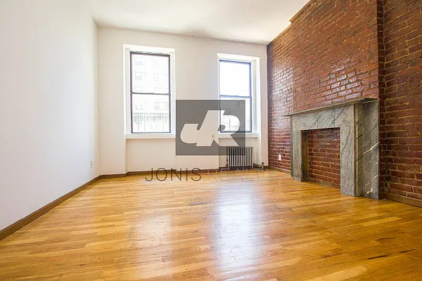 Rented by Jonis Realty | media 22