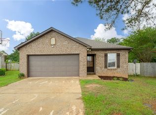 250 Azalea Ln, Moundville, AL 35474