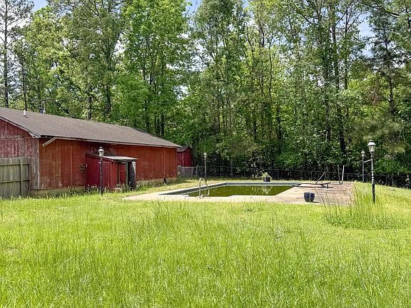 4th image of 203 Larkin Dr