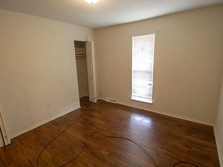 1013 W Ash St — Photo 13