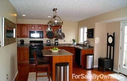 5th image of 5031 Foxwood Ct