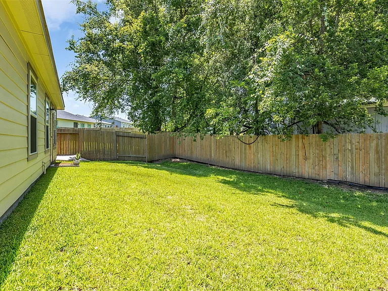 14132 Harlequin Dr — Photo 25