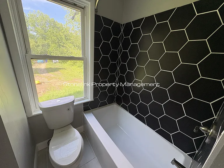 923 Branch Ave — Photo 8