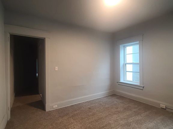 3rd image of 320 Taylor Ave Unit 1A