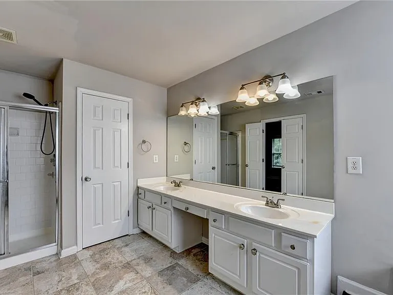 565 Alstonefield Dr — Photo 39