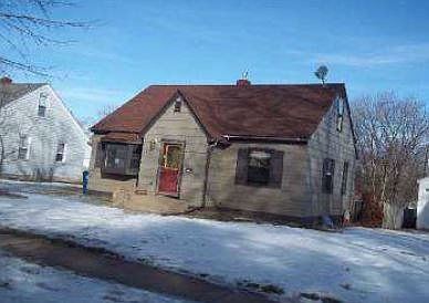 3rd image of 153 Arion St E