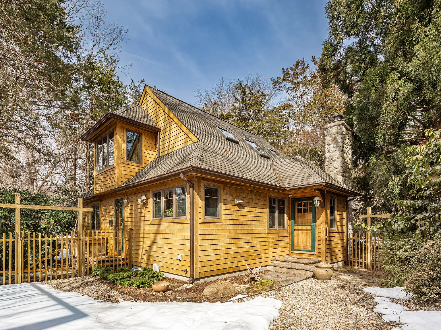East Hampton Springs charmer MD-LD — Photo 1