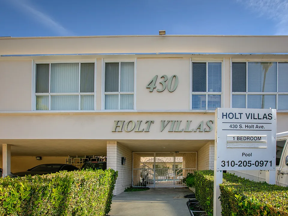 Holt Villas