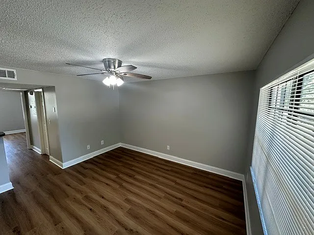6828 S Trask St #6 — Photo 11