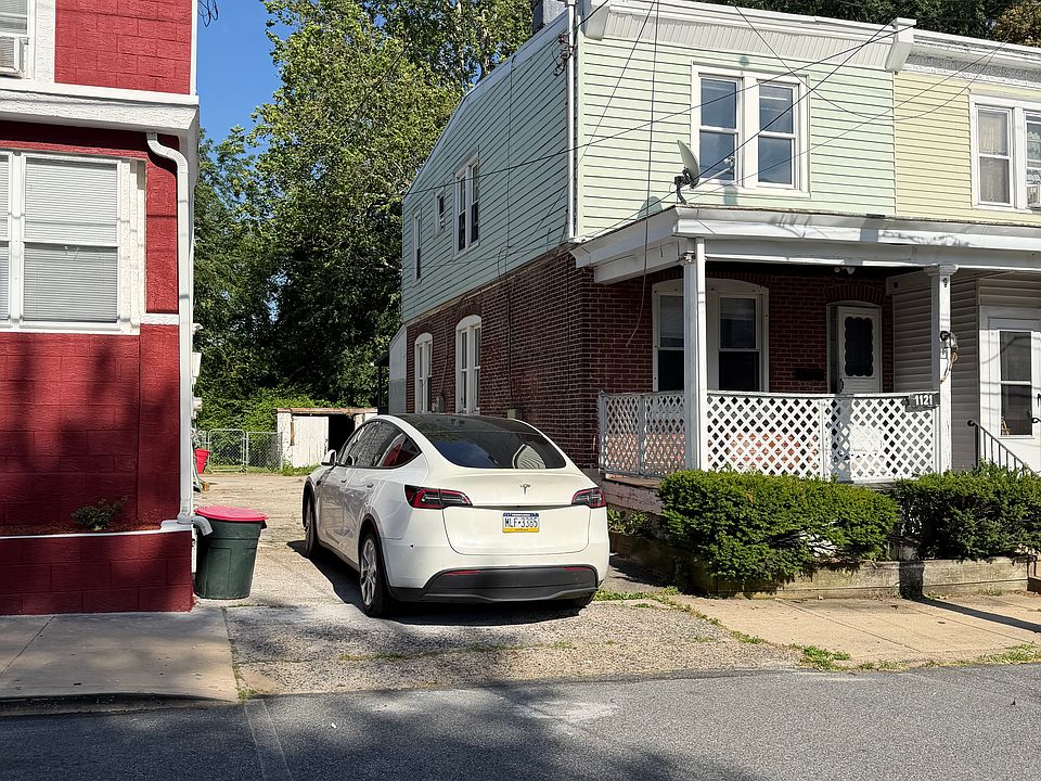 1st image of 1121 Woodside Ave