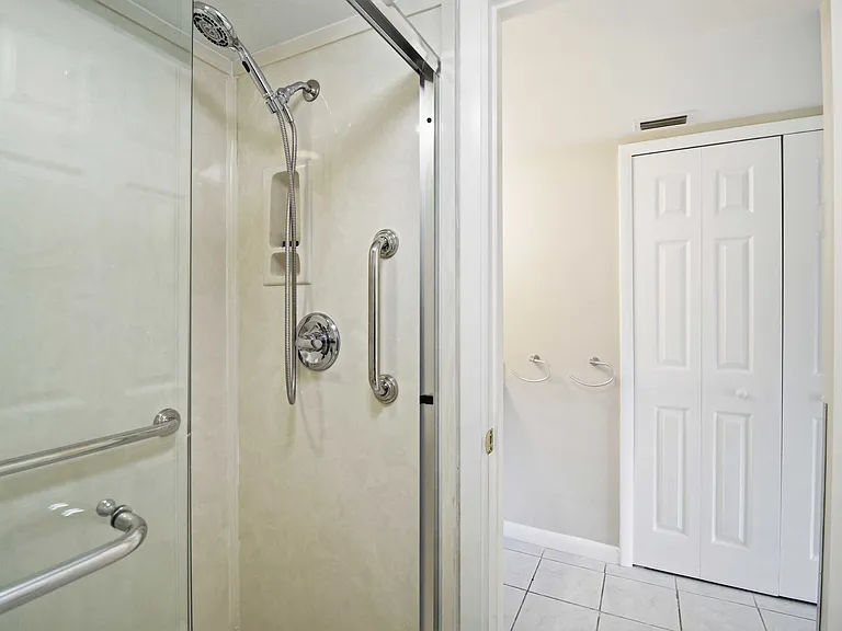 4620 Longwater Chase #4620 — Photo 28