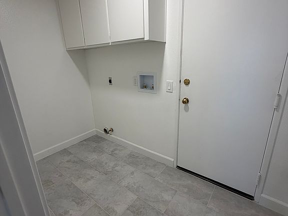 3rd image of 88 Stanford Ct