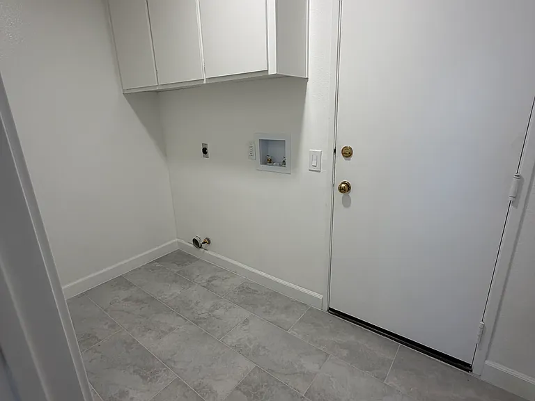88 Stanford Ct — Photo 4