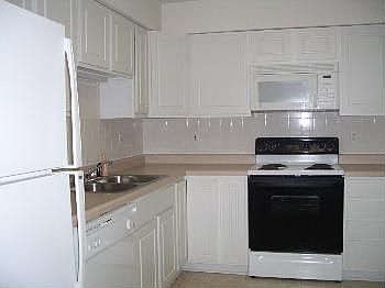 4th image of 590 Sarah Ln APT 108