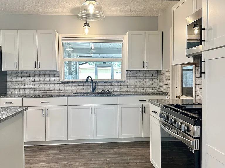 5936 Elm St — Photo 10