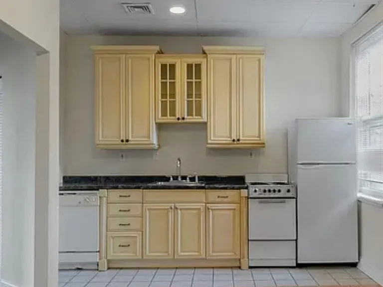 450 E Girard Ave #2F — Photo 1