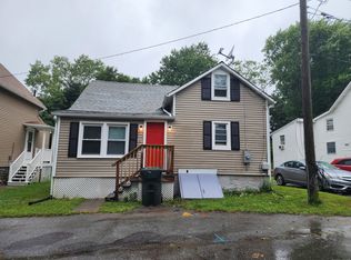 7 Magnolia Ct, New London, CT 06320