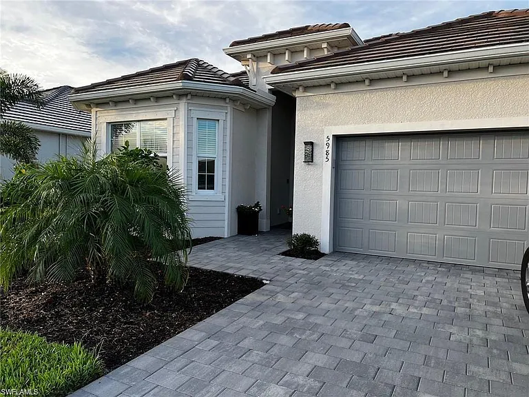 5985 Berwick Ln — Photo 20