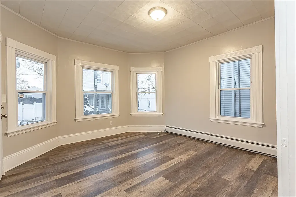 2 bed, 824 sqft, $1,650 — Photo 2