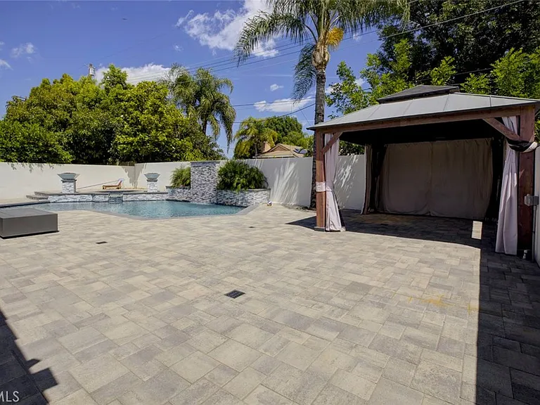 9450 Tampa Ave — Photo 66