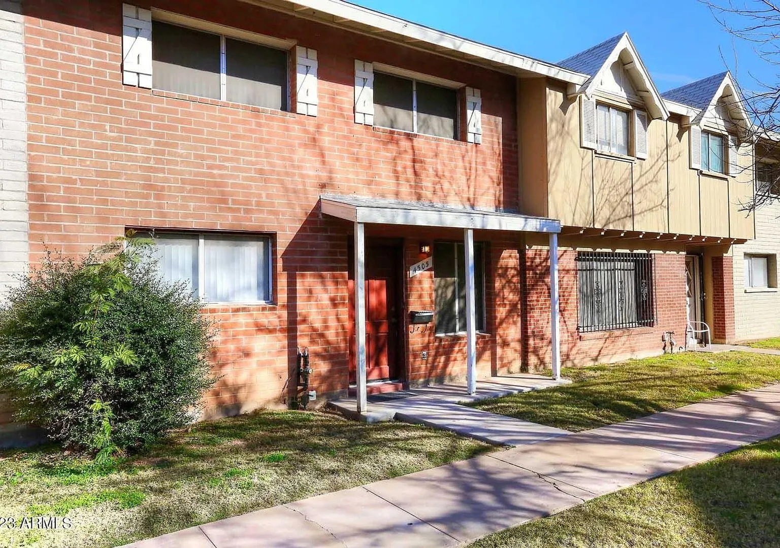 Gorgeous 4-bedroom, 3-bath townhouse near ASU Tempe — Photo 1
