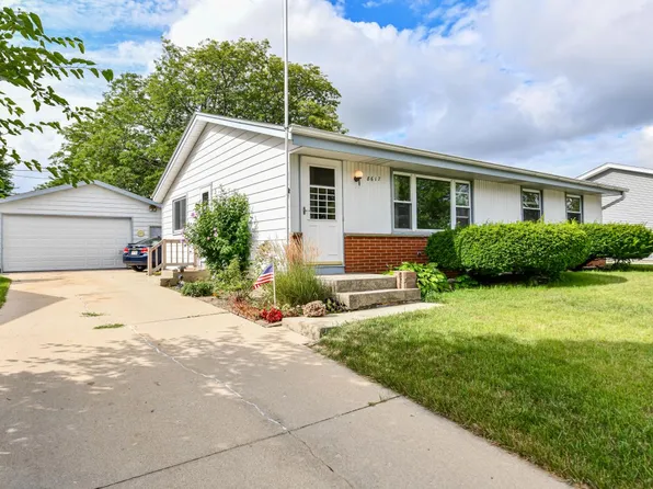 8617 Westbrook DRIVE, Sturtevant, WI 53177