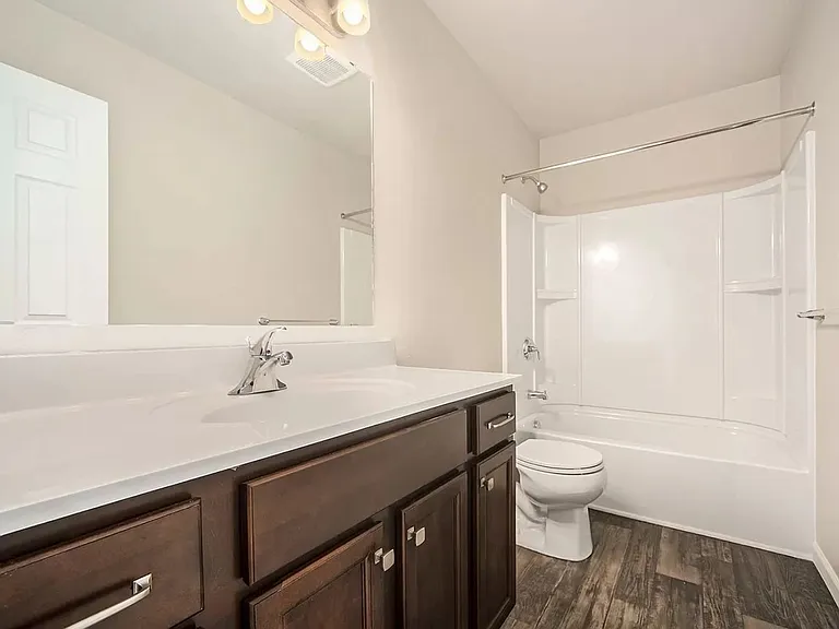 1043 Kenny Brook Ln — Photo 10