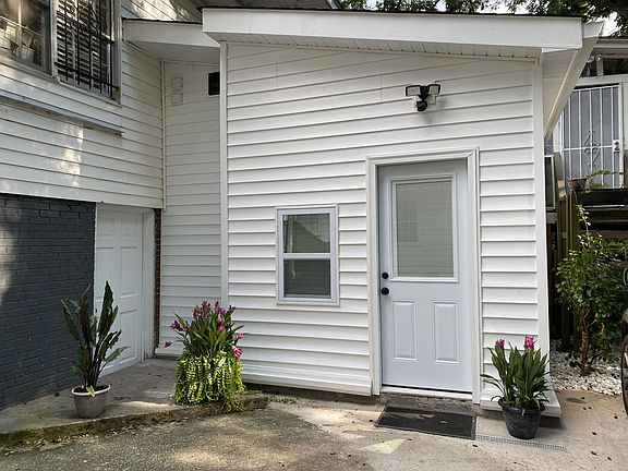 Your Private Entrance in back of house