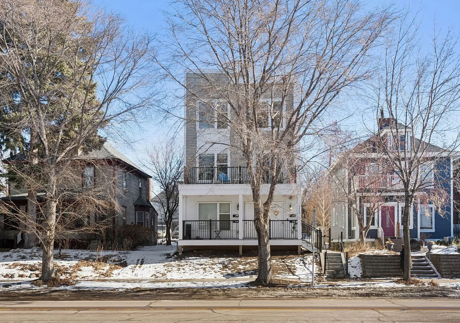 2449 Lyndale Ave S — Photo 4