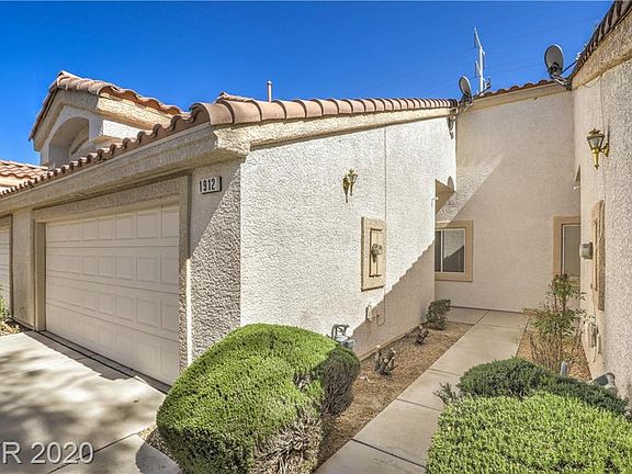 3rd image of 855 N Stephanie St Unit 1912