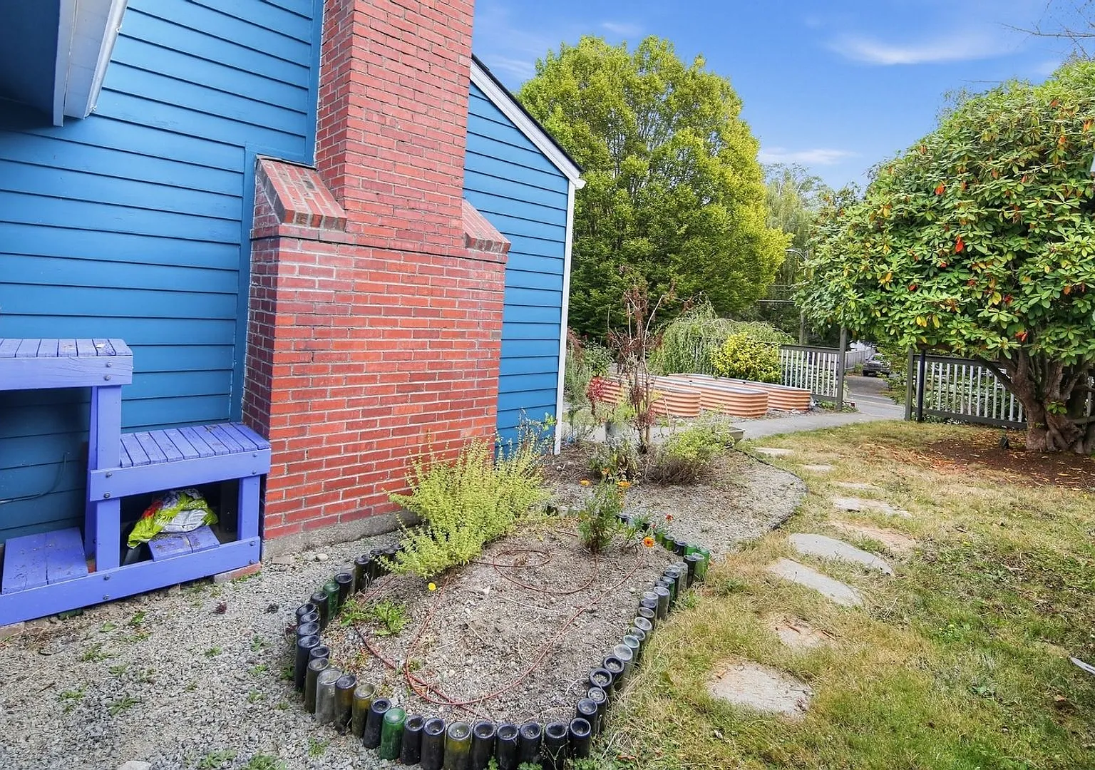 Unique House in West Seattle — Photo 4