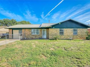 1021 E Tyler St, Mangum, OK 73554