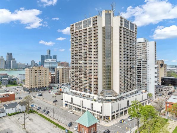 150 Park St W #1204, Windsor, ON N9A 7A2