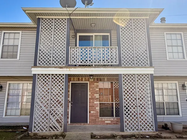 8660 Glenmeadow Dr, Beaumont, TX 77706