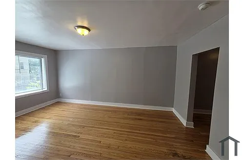 1004 E 80th St #2 Photo 1