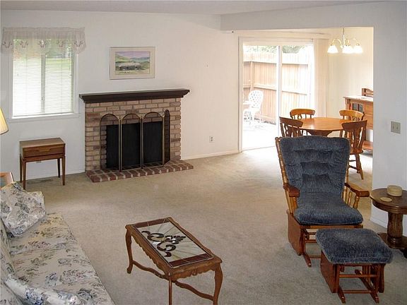 5th image of 1200 Blair Ln APT 2