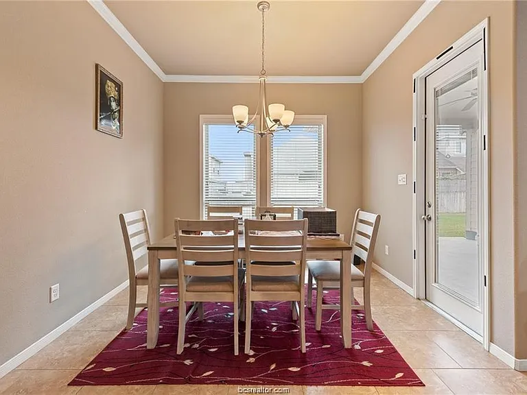 2523 Warkworth Ln — Photo 3