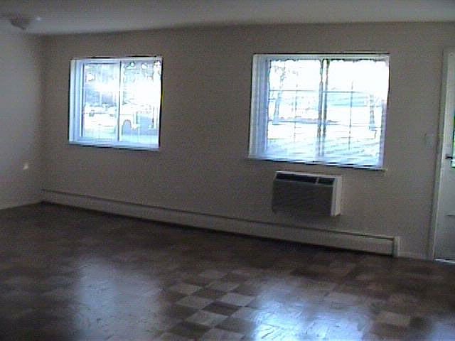 2nd image of 74 Jervis Ave