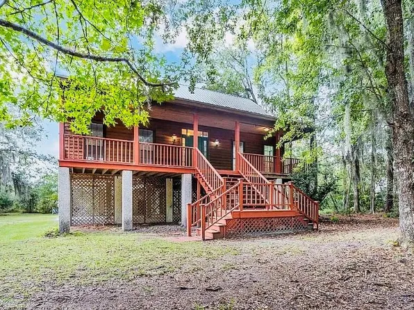 1525 W Black Island Rd SE, Darien, GA 31305