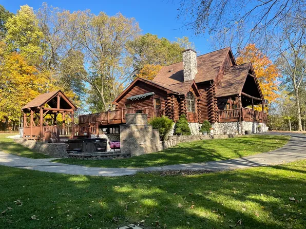 2138 E Gaisor Dr, Crete, IL 60417