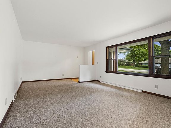 4th image of 2191 Bellwort Dr #2193