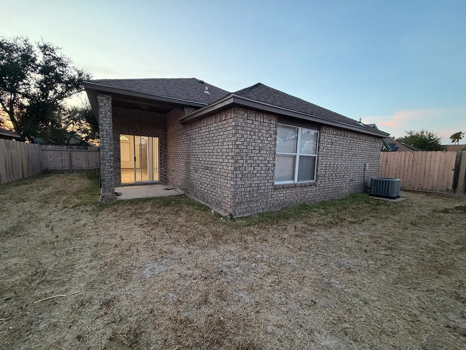 3 bed, 1240 sqft, $1,430 — Photo 2