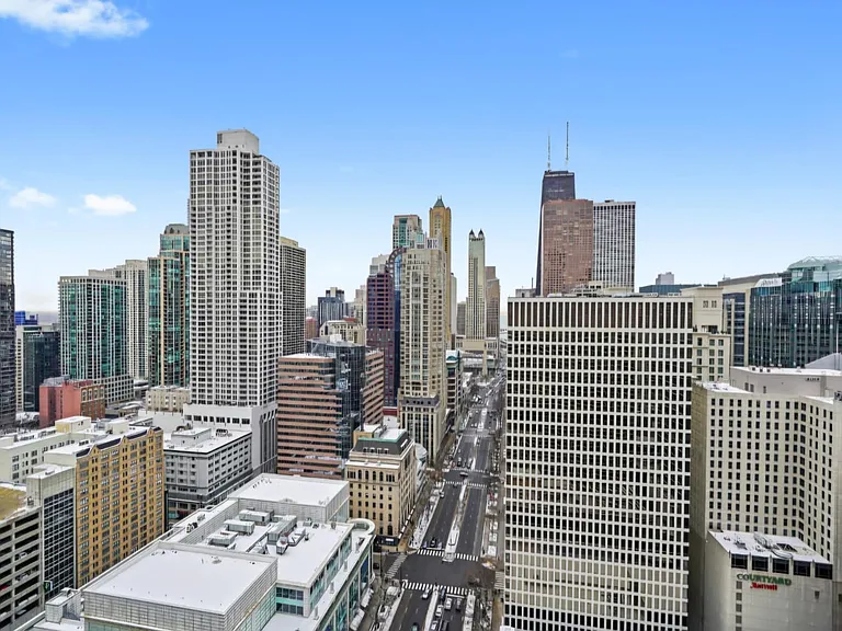 535 N Michigan Ave #1907 — Photo 19