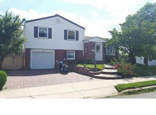 1126 Kent Ln, Philadelphia, PA 19115