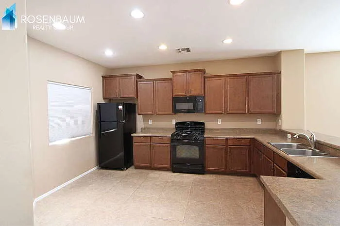 2756 E Rakestraw Ln — Photo 6