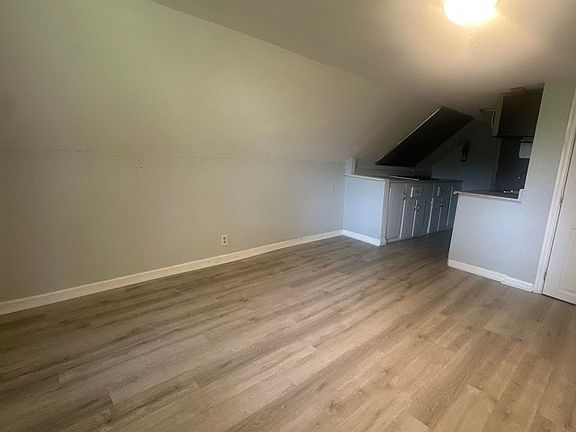2nd image of 350 Mount Vernon Rd