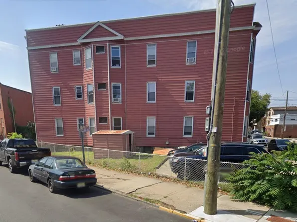 54 Montrose Avenue image 3 of 28