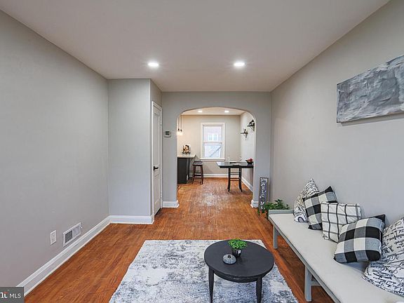 4th image of 3635 Lyndale Ave