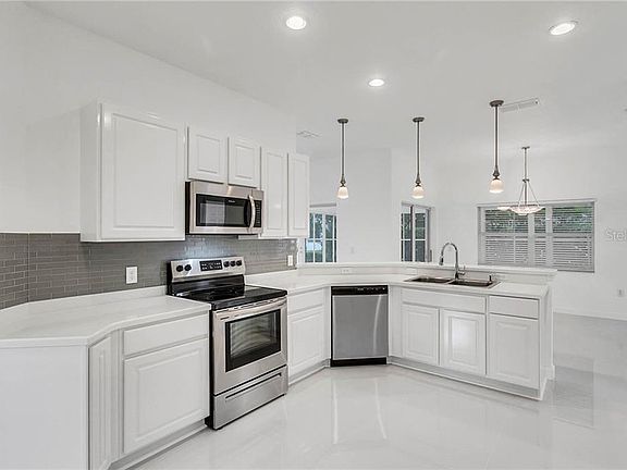 4th image of 300 Rock Springs Dr